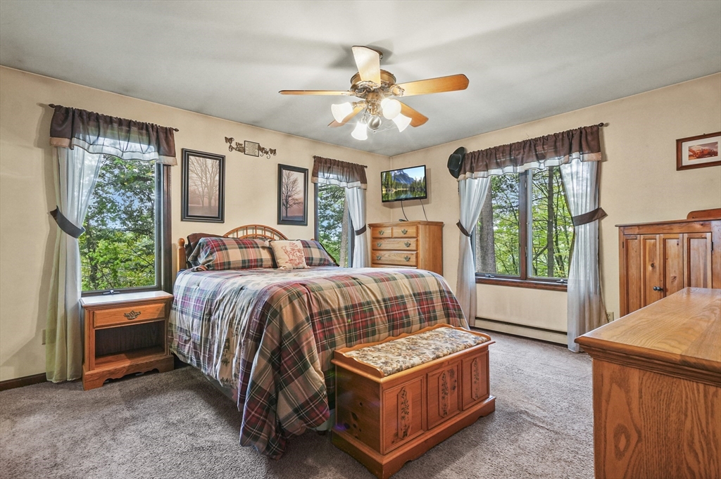 28 Beacon Street Amesbury, MA 01913 - Photo 19 of 41