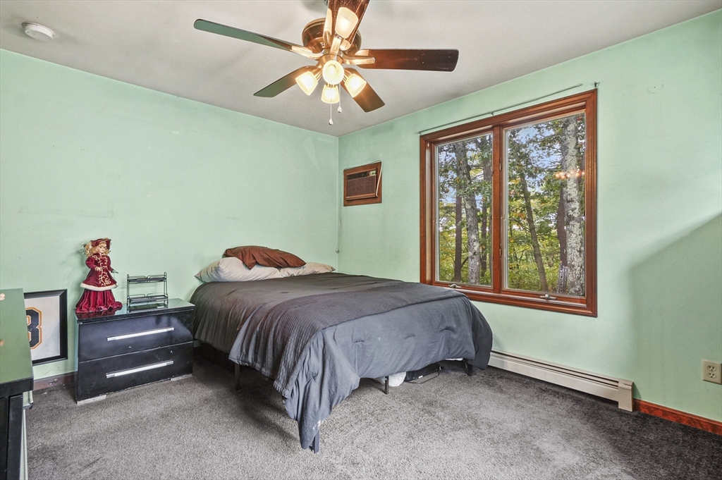 28 Beacon Street Amesbury, MA 01913 - Photo 25 of 41