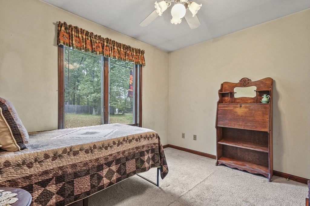 28 Beacon Street Amesbury, MA 01913 - Photo 27 of 41