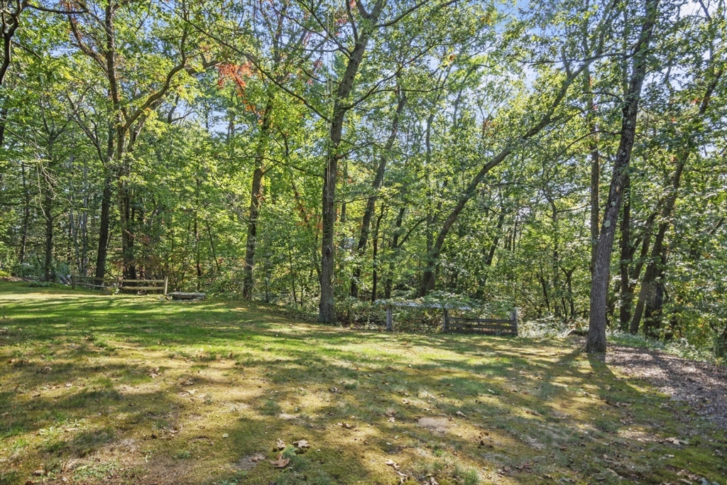 28 Beacon Street Amesbury, MA 01913 - Photo 33 of 41