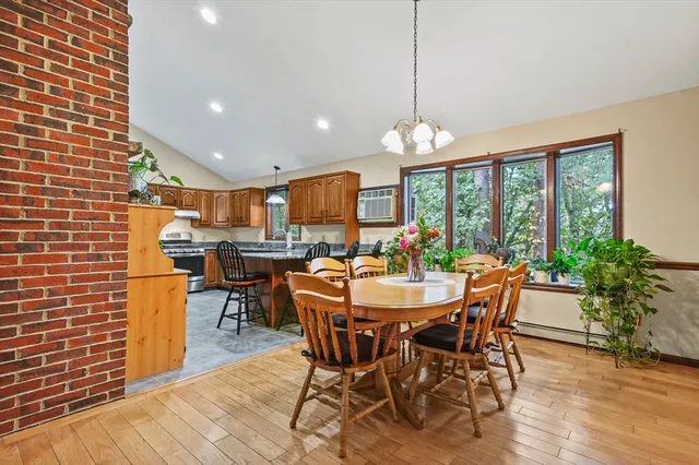 $750,000 | 28 Beacon Street, Amesbury, MA 01913