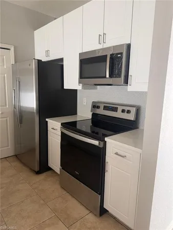 $2,300 | 7530 Bristol Circle, Naples, FL 34120