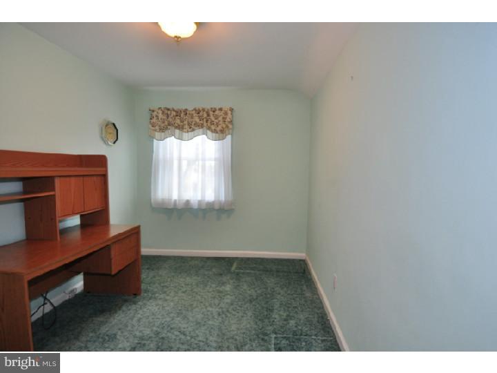 638 Hawarden Road Springfield, PA 19064 - Photo 17 of 25 Bedroom 3