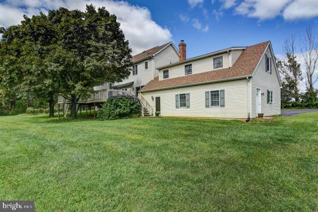 596 Province Line Road Allentown, NJ 08501 - Photo 33 of 50 a view of a house with backyard and garden