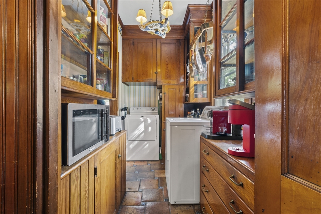 1353 Robeson Street Fall River, MA 02720 - Photo 18 of 38 Gallery Image 18