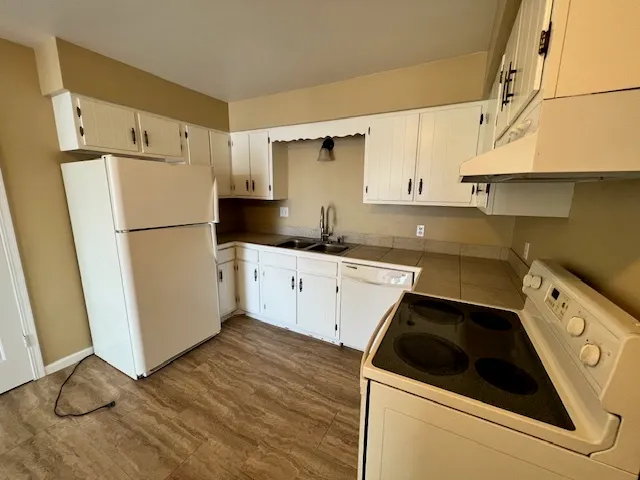 $1,550 | 2019 Oak Street, Unit E, St. Charles, IL 60174