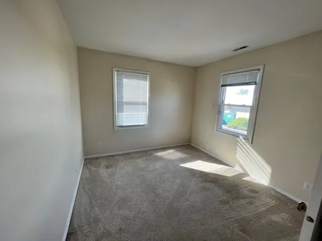 $1,550 | 2019 Oak Street, Unit E, St. Charles, IL 60174