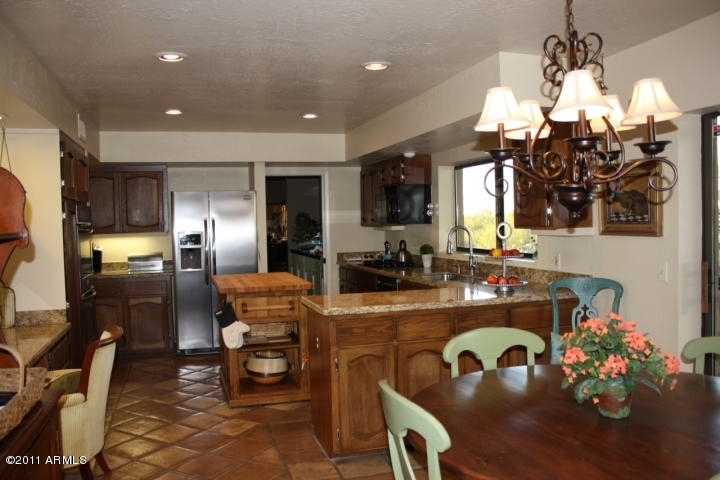 36642 Romping Road Carefree, AZ 85377 - Photo 8 of 19 kitchen - nook