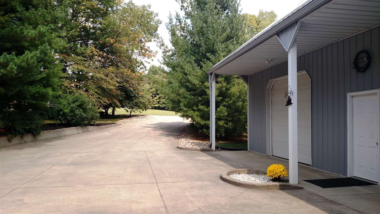 3357 West Cockrell Road Bloomington, IN 47403 - Photo 14 of 34 Gallery Image 14