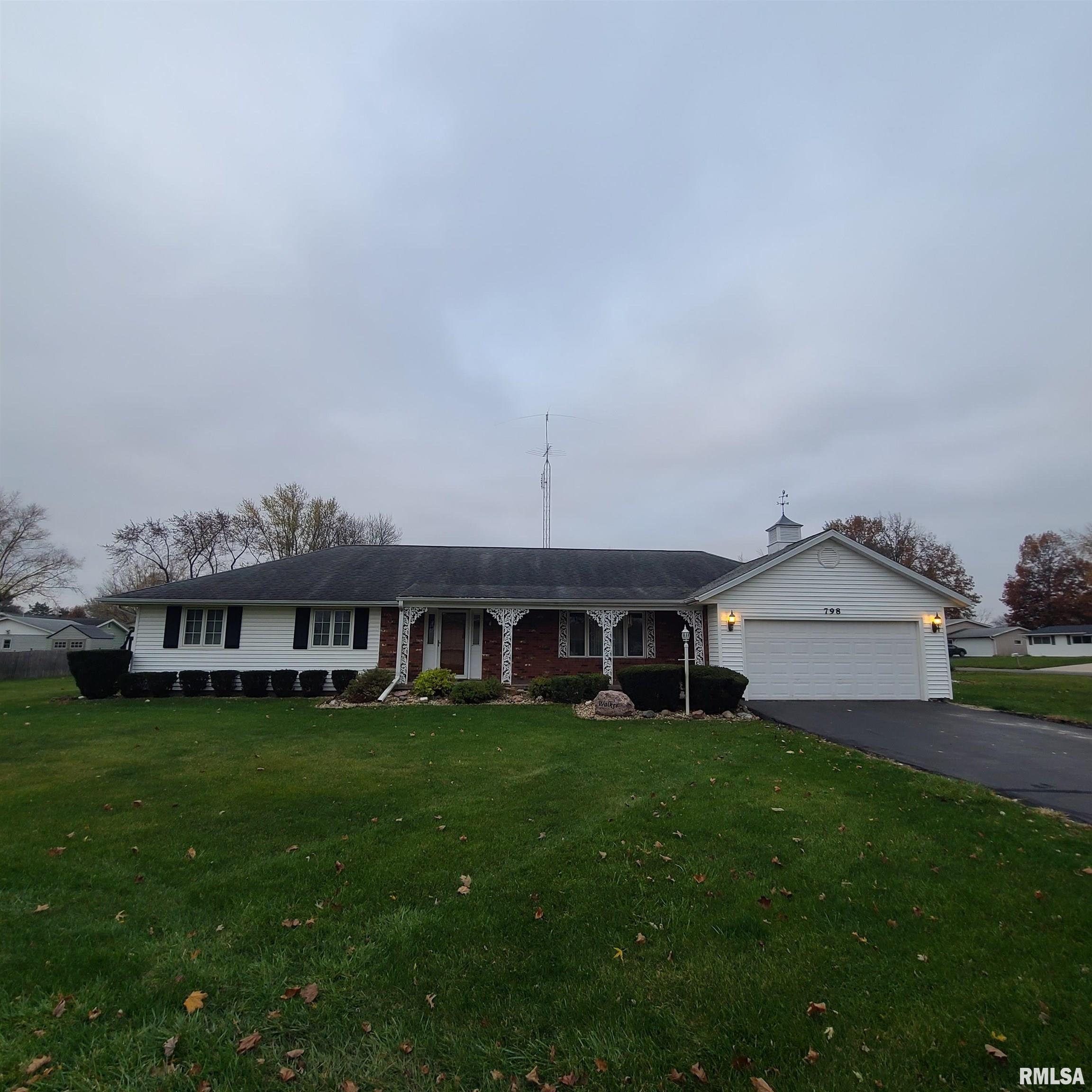 798 Prairieview Road Knoxville, IL 61448 - Photo 1 of 35 Gallery Image 1