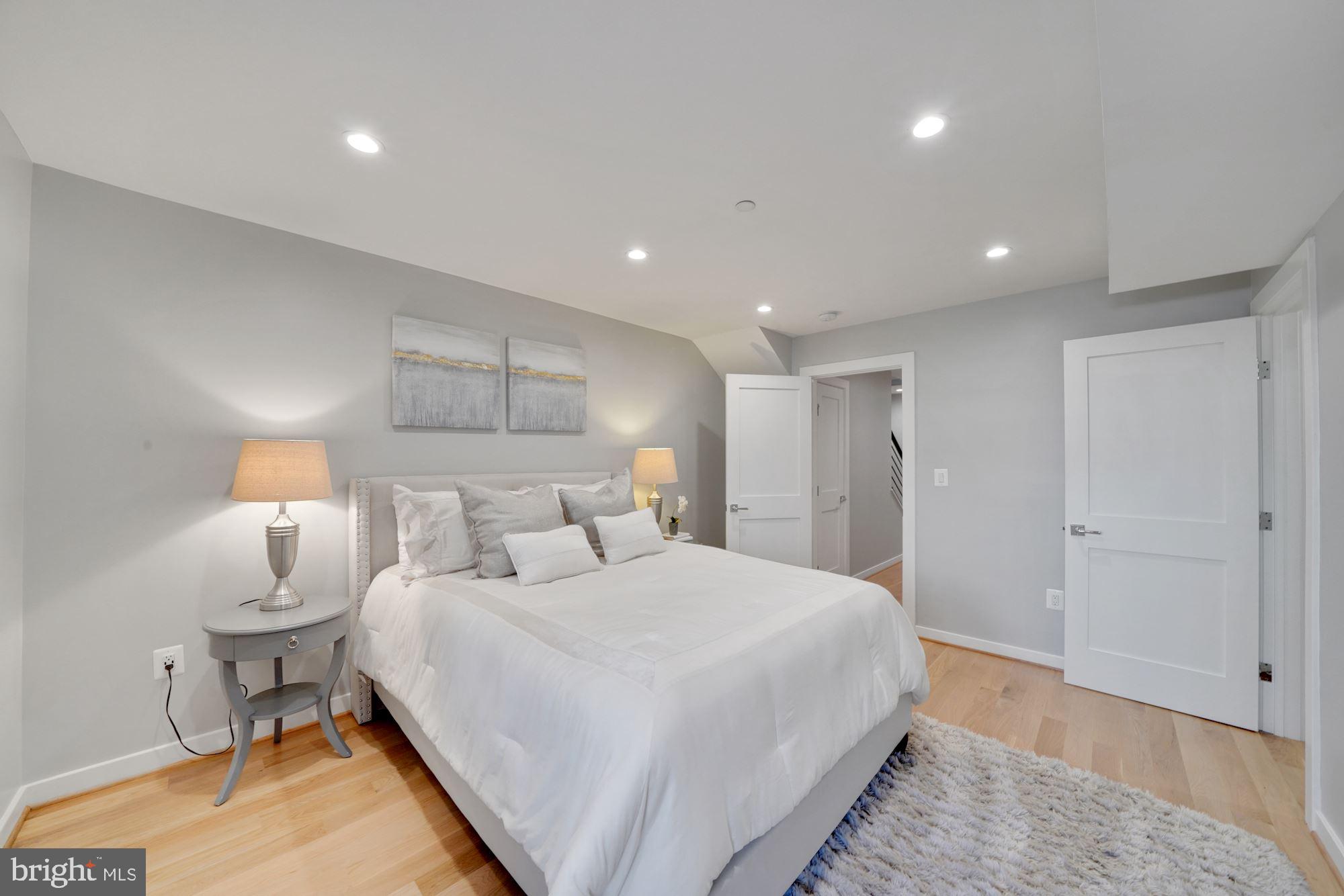 731 Park Road Northwest, Unit A Washington, DC 20010 - Photo 18 of 33 Gallery Image 18