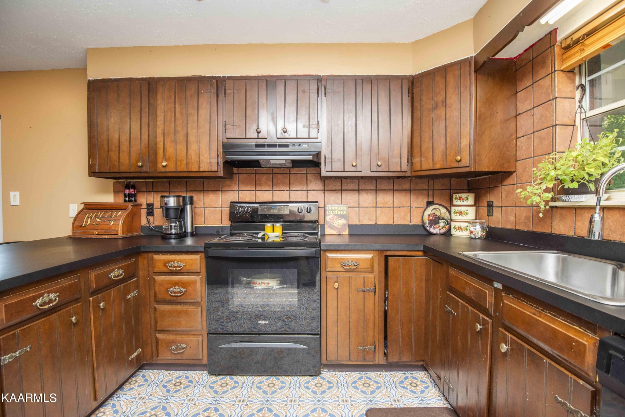1025 Cooper Road Strawberry Plains, TN 37871 - Photo 7 of 51 Gallery Image 7