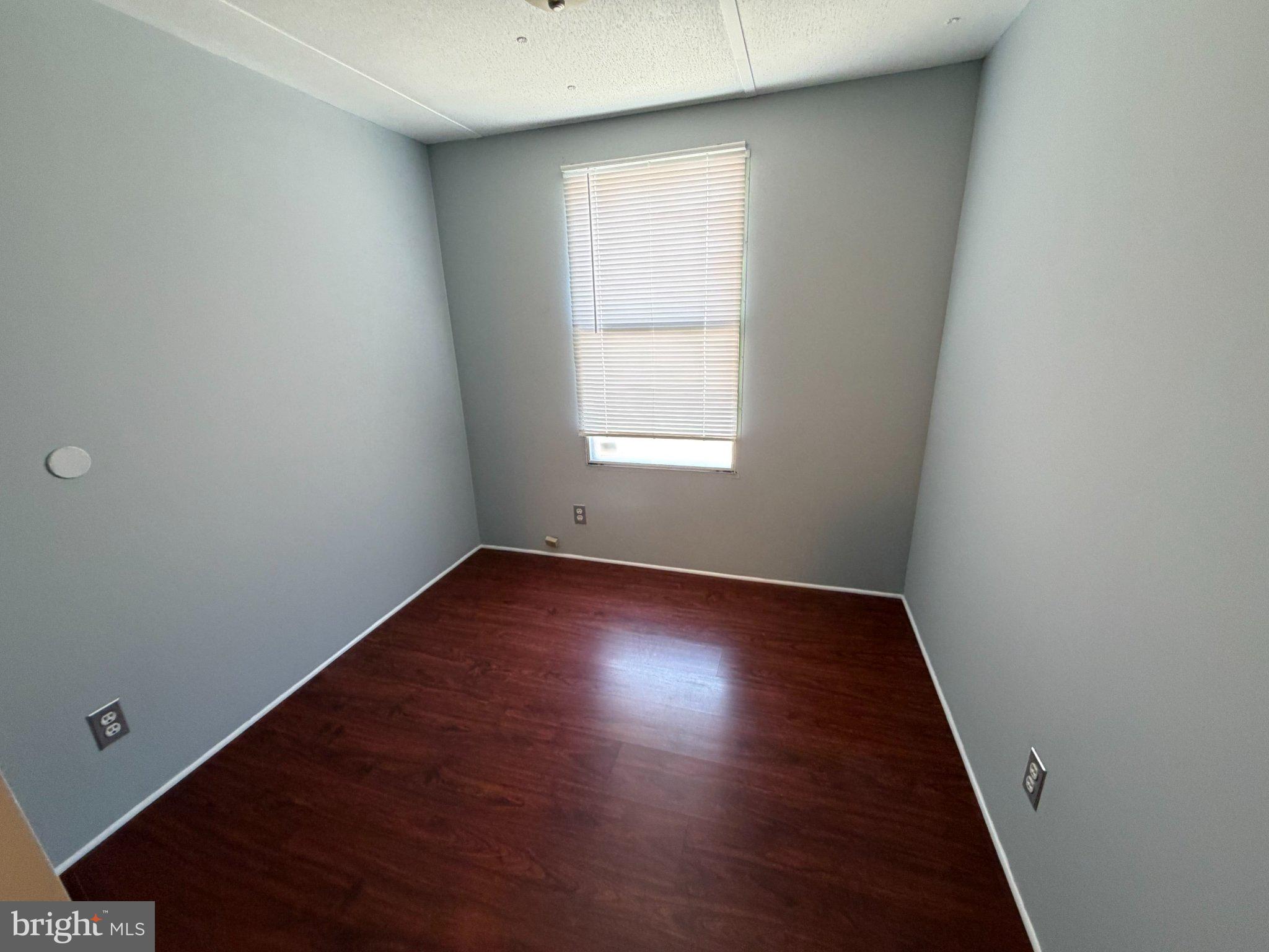 7923 Stork Road Alexandria, VA 22306 - Photo 14 of 17 Bright, versatile space with potential.
