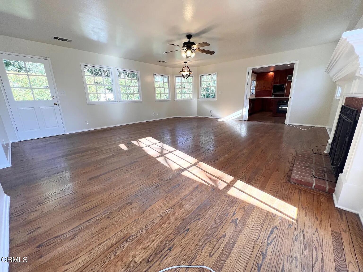 537 Jamestown Road Burbank, CA 91504 - Photo 12 of 32 jamestown 12