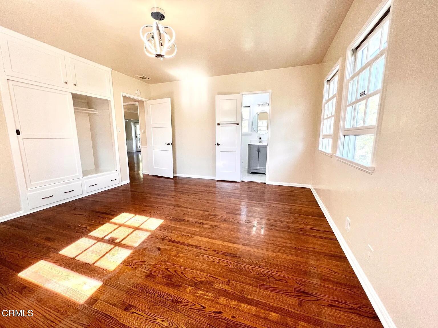 537 Jamestown Road Burbank, CA 91504 - Photo 16 of 32 jamestown 16