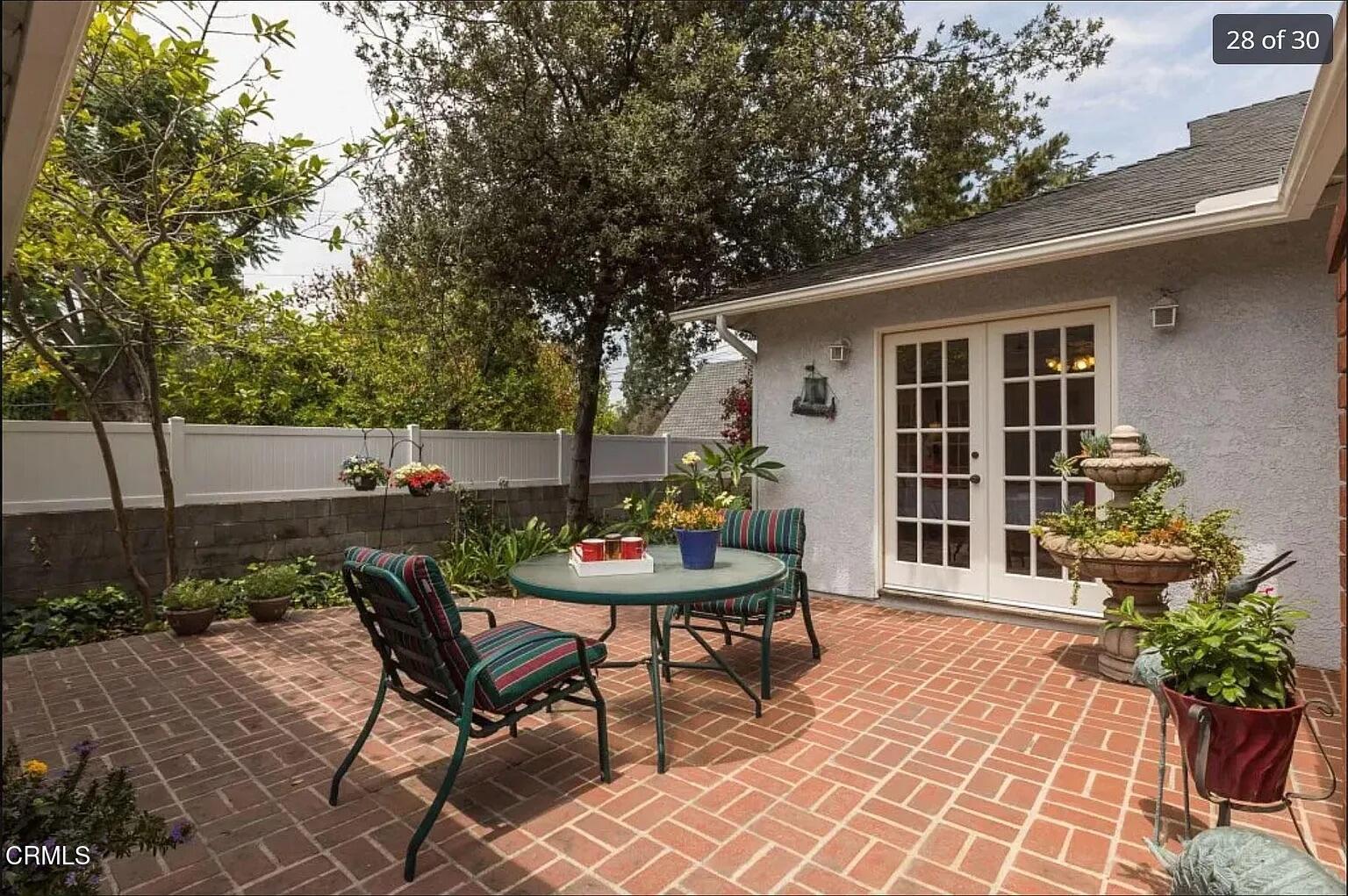 537 Jamestown Road Burbank, CA 91504 - Photo 23 of 32 jamestown 23