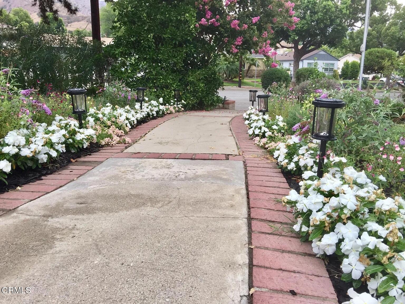 537 Jamestown Road Burbank, CA 91504 - Photo 28 of 32 jamestown 28