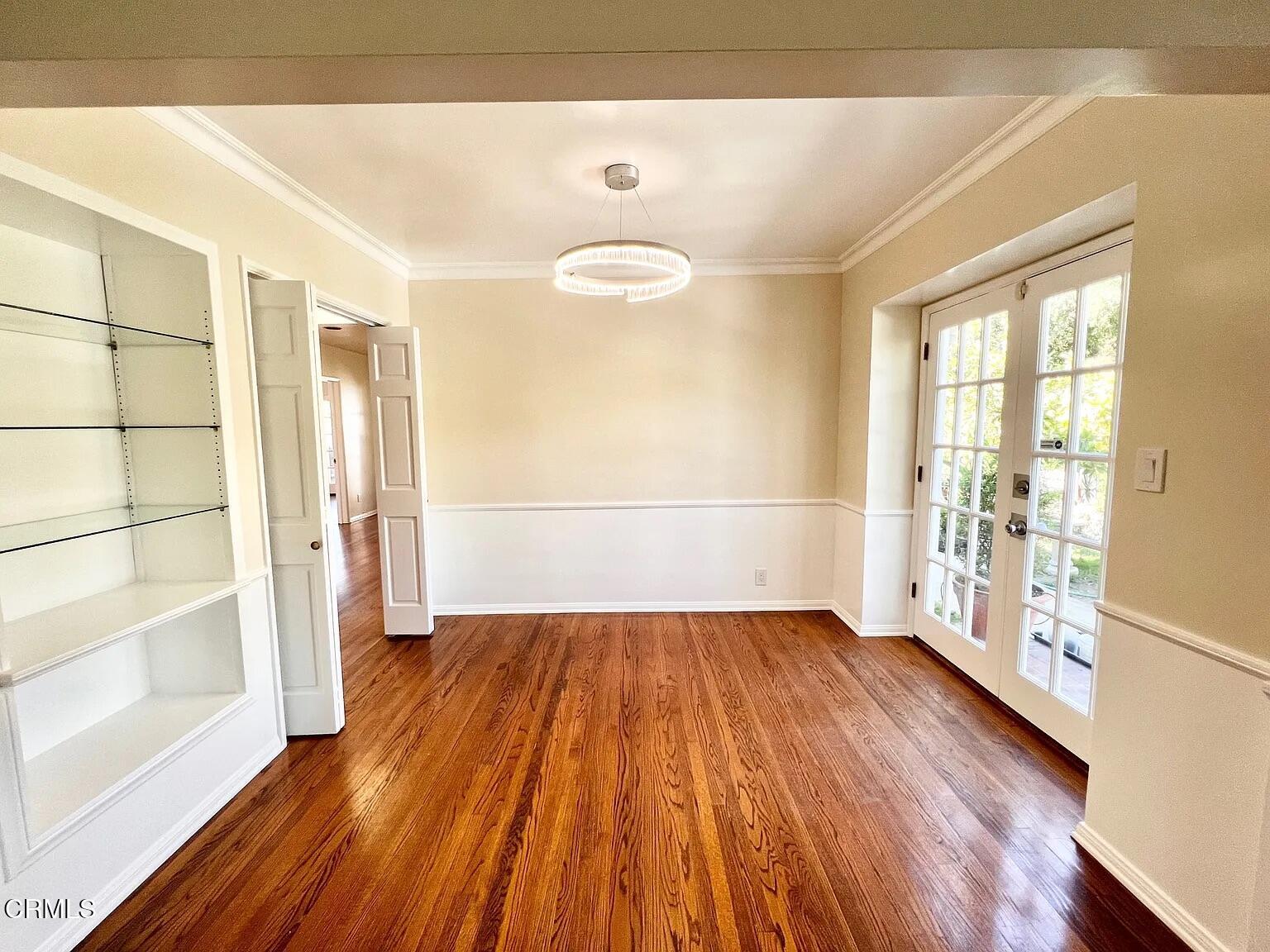 537 Jamestown Road Burbank, CA 91504 - Photo 6 of 32 jamestown 6