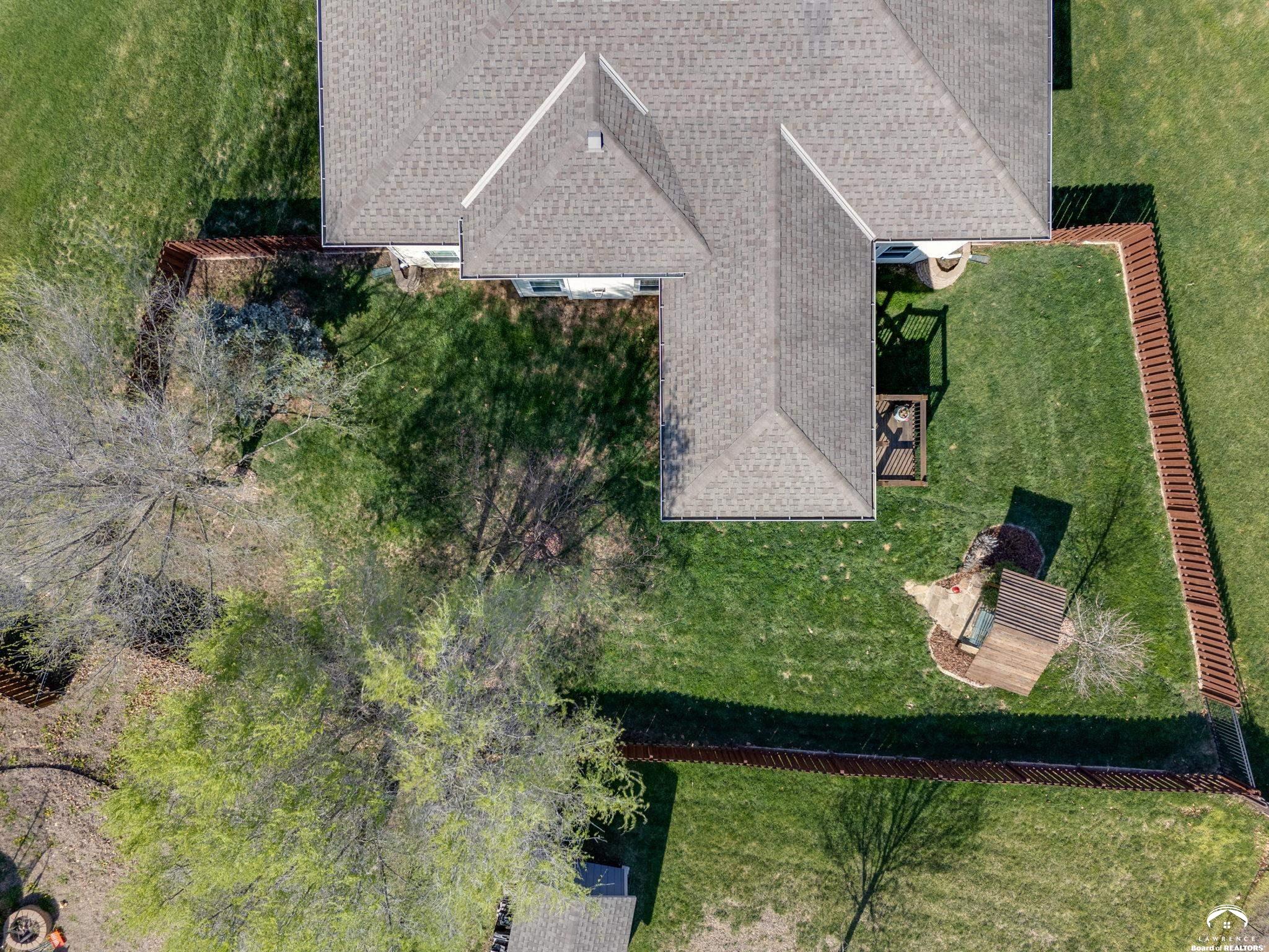 16657 Sandstone Circle Basehor, KS 66007 - Photo 11 of 66