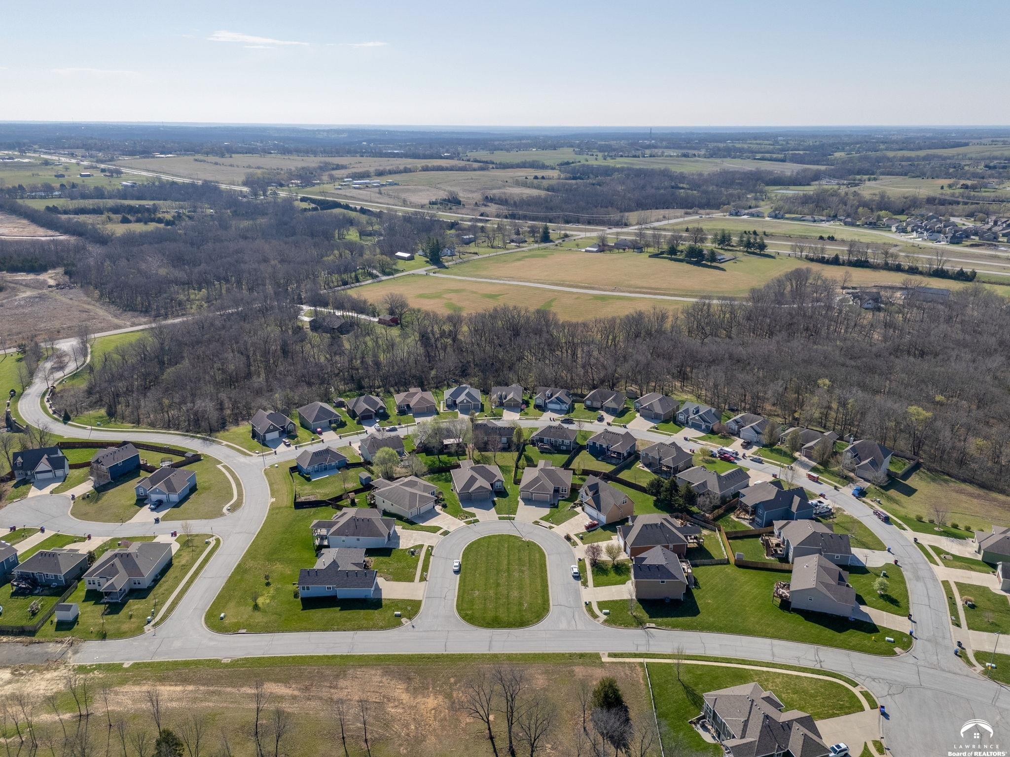16657 Sandstone Circle Basehor, KS 66007 - Photo 6 of 66