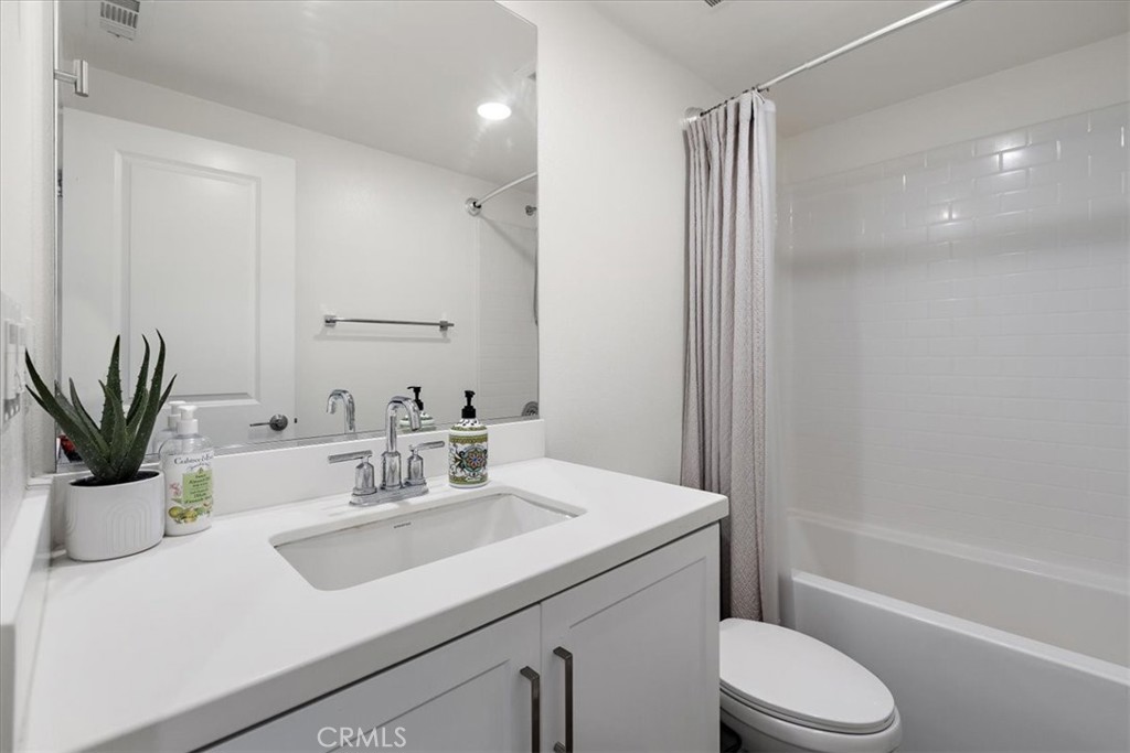 11063 Wander Drive Rancho Cucamonga, CA 91730 - Photo 16 of 28 Common Bathroom