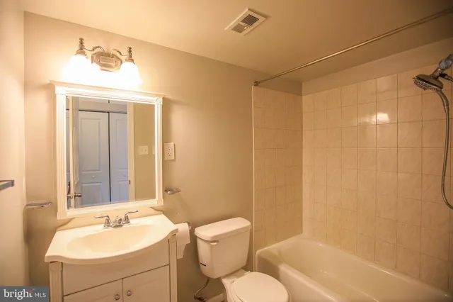 $124,900 | 3853 St Barnabas Road, Unit 202, Suitland, MD 20746