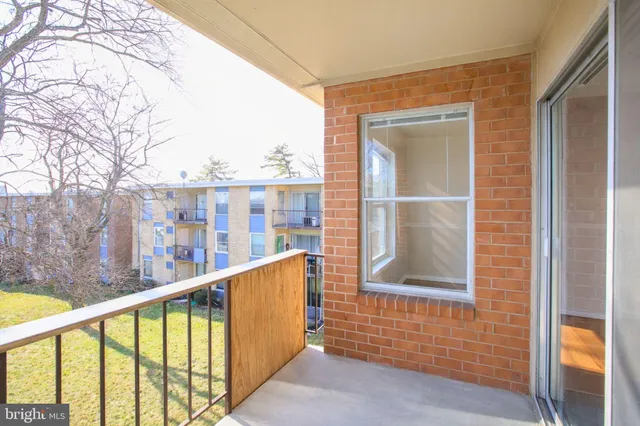 $124,900 | 3853 St Barnabas Road, Unit 202, Suitland, MD 20746