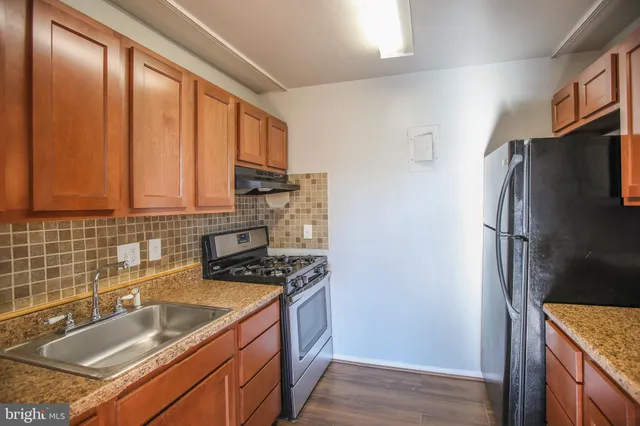 $124,900 | 3853 St Barnabas Road, Unit 202, Suitland, MD 20746