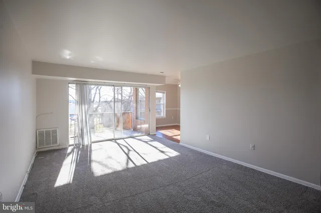 $124,900 | 3853 St Barnabas Road, Unit 202, Suitland, MD 20746