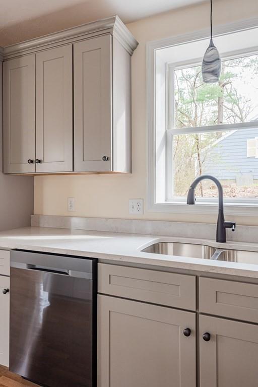 18 Fisher Road Weymouth, MA 02190 - Photo 5 of 41 Gallery Image 5