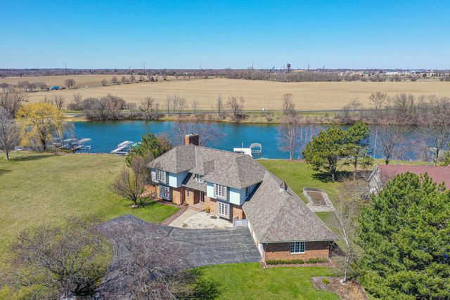 2134 Blue Heron Drive, Delavan, WI 53115