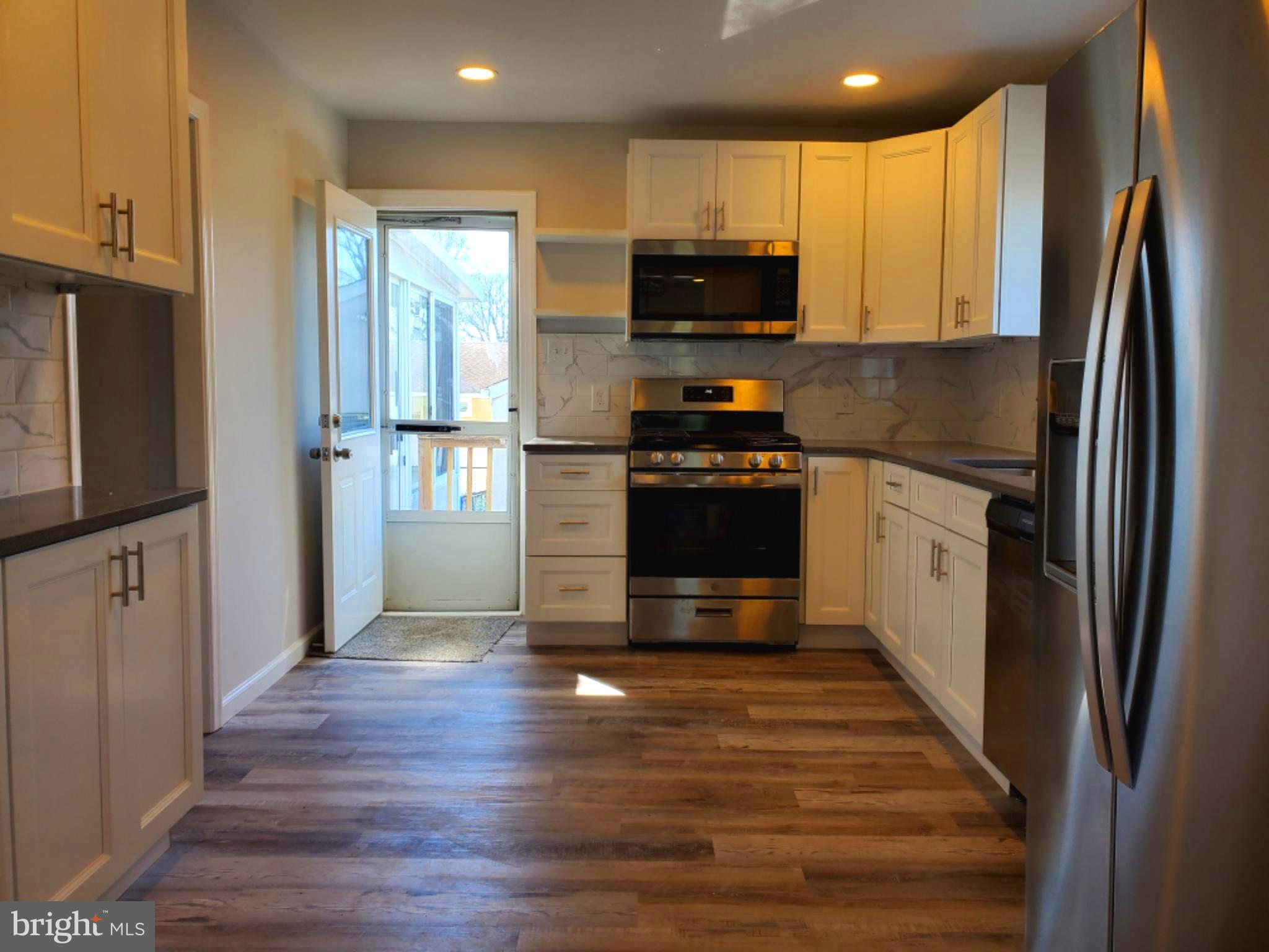 437 Ridley Avenue Folsom, PA 19033 - Photo 11 of 53 Kitchen