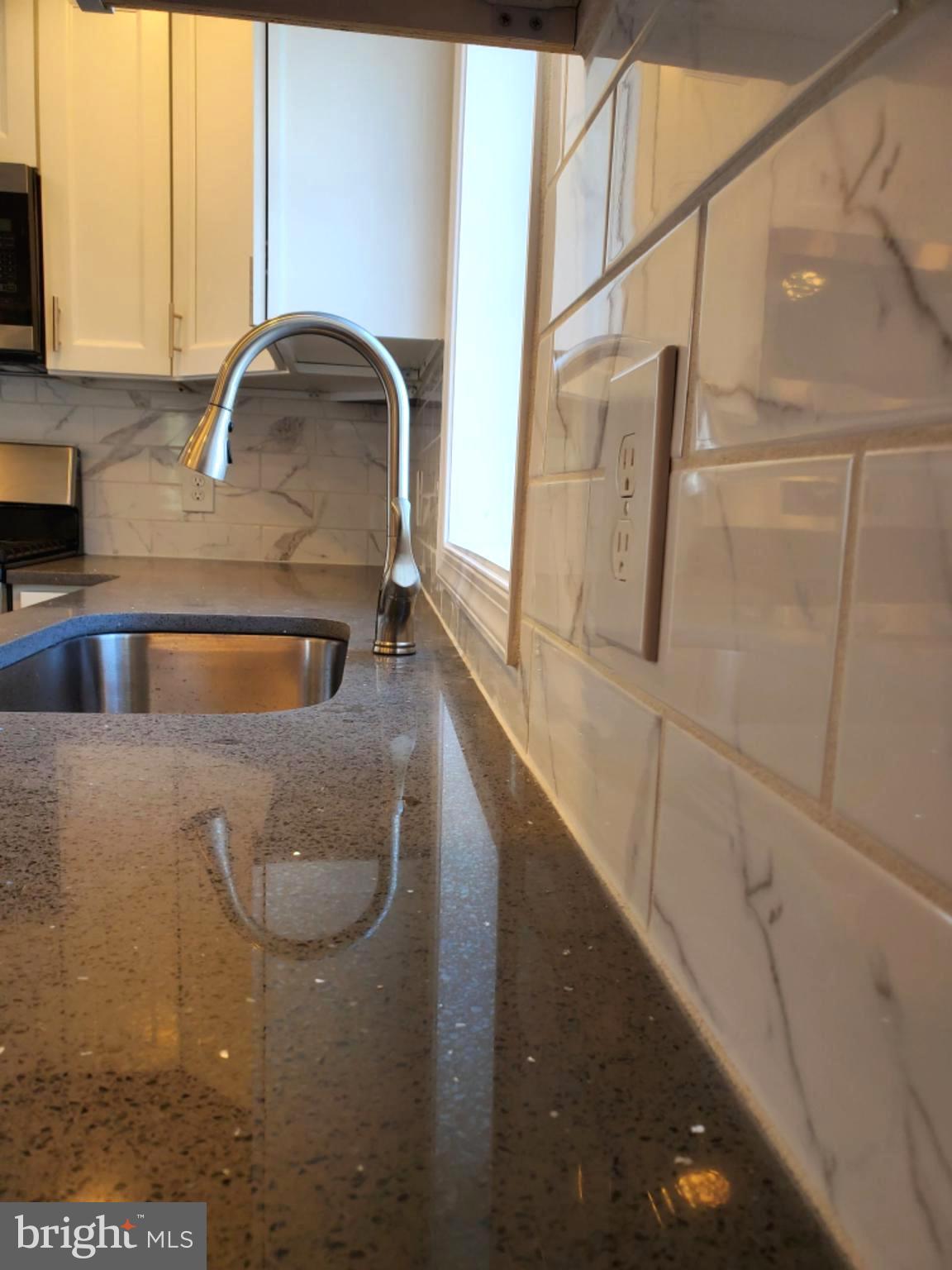 437 Ridley Avenue Folsom, PA 19033 - Photo 17 of 53 Tile Backsplash