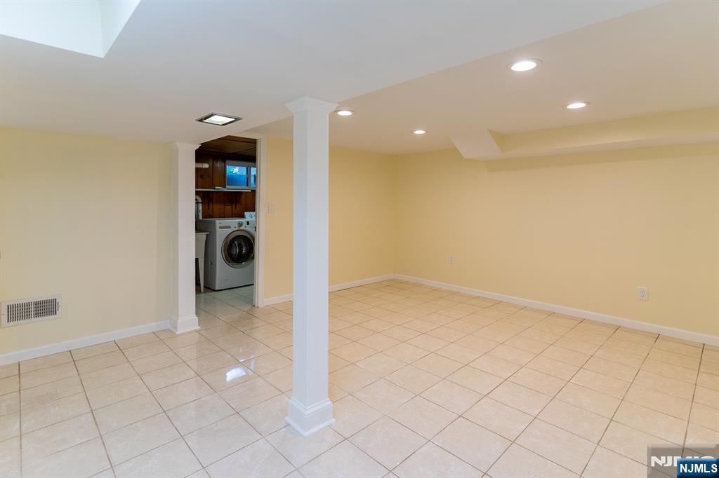 397 Hickory Avenue Paramus, NJ 07652 - Photo 14 of 14 a view of an empty room