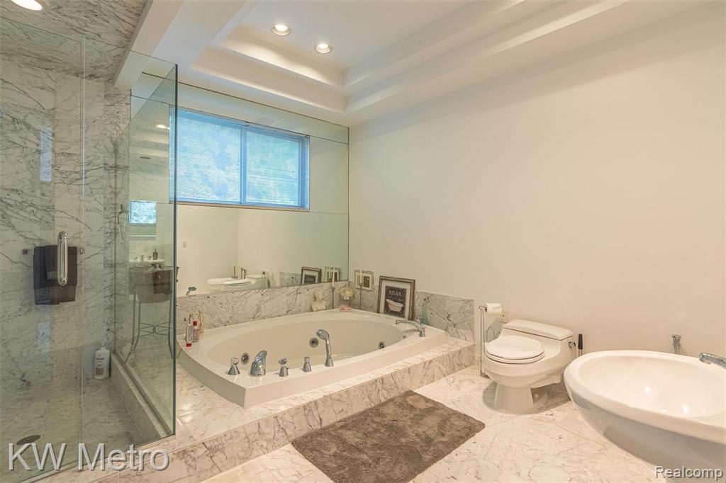 2085 Lone Pine Road West Bloomfield, MI 48302 - Photo 37 of 57