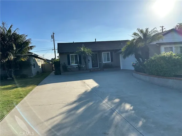 $3,795 | 1348 West Avenue, Fullerton, CA 92833