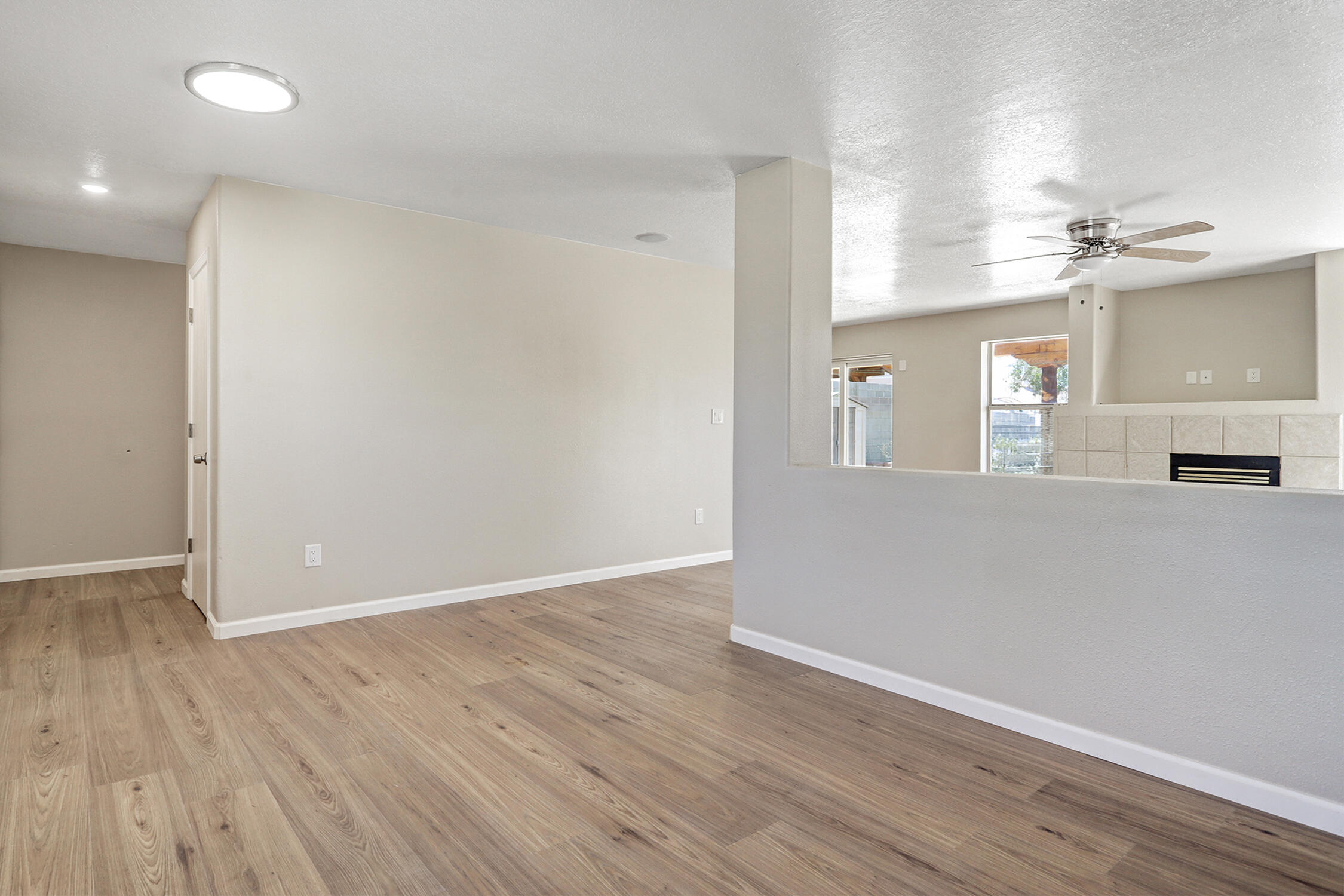 7928 Stephan Road Southwest Albuquerque, NM 87121 - Photo 3 of 33 Gallery Image 3