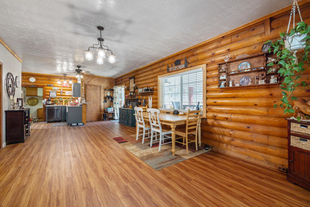 4093 Round Lake Road Klamath Falls, OR 97601 - Photo 14 of 81 Dining Room