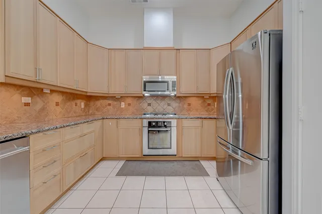 $2,500 | 3322 East Cedar Hollow Drive, Pearland, TX 77584