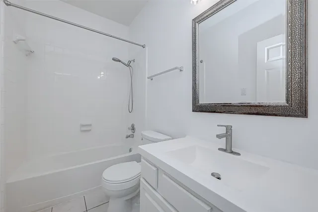 $2,500 | 3322 East Cedar Hollow Drive, Pearland, TX 77584