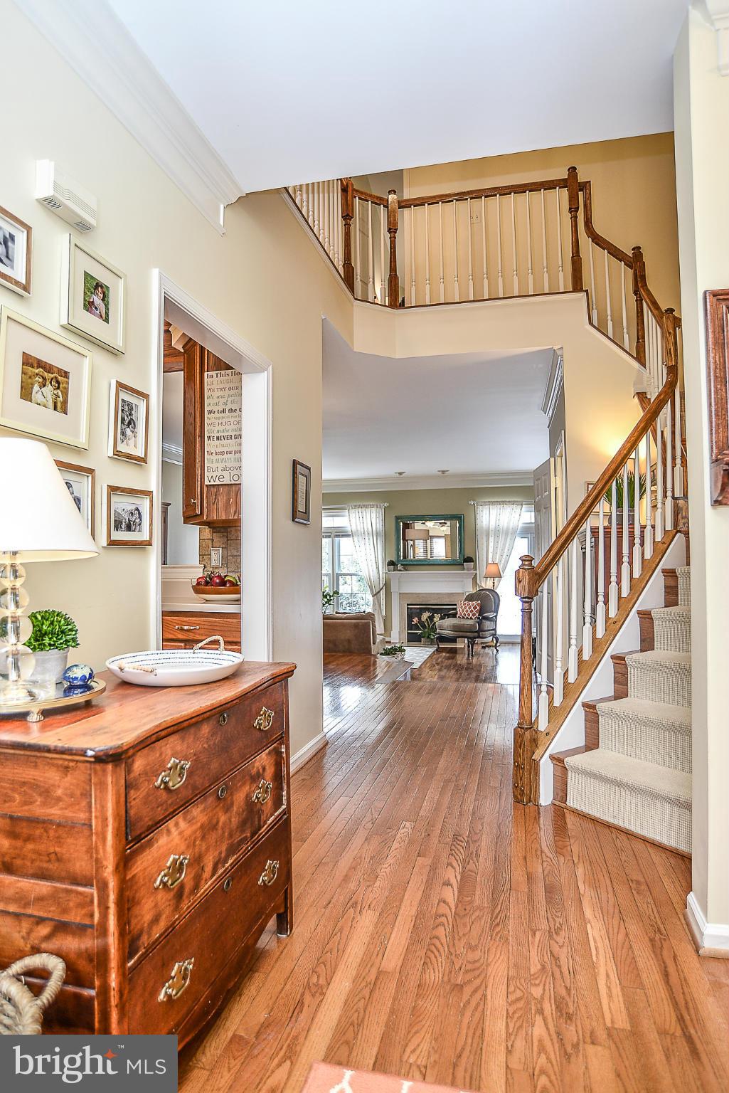 1274 Woodbrook Court Reston, VA 20194 - Photo 3 of 29 Foyer