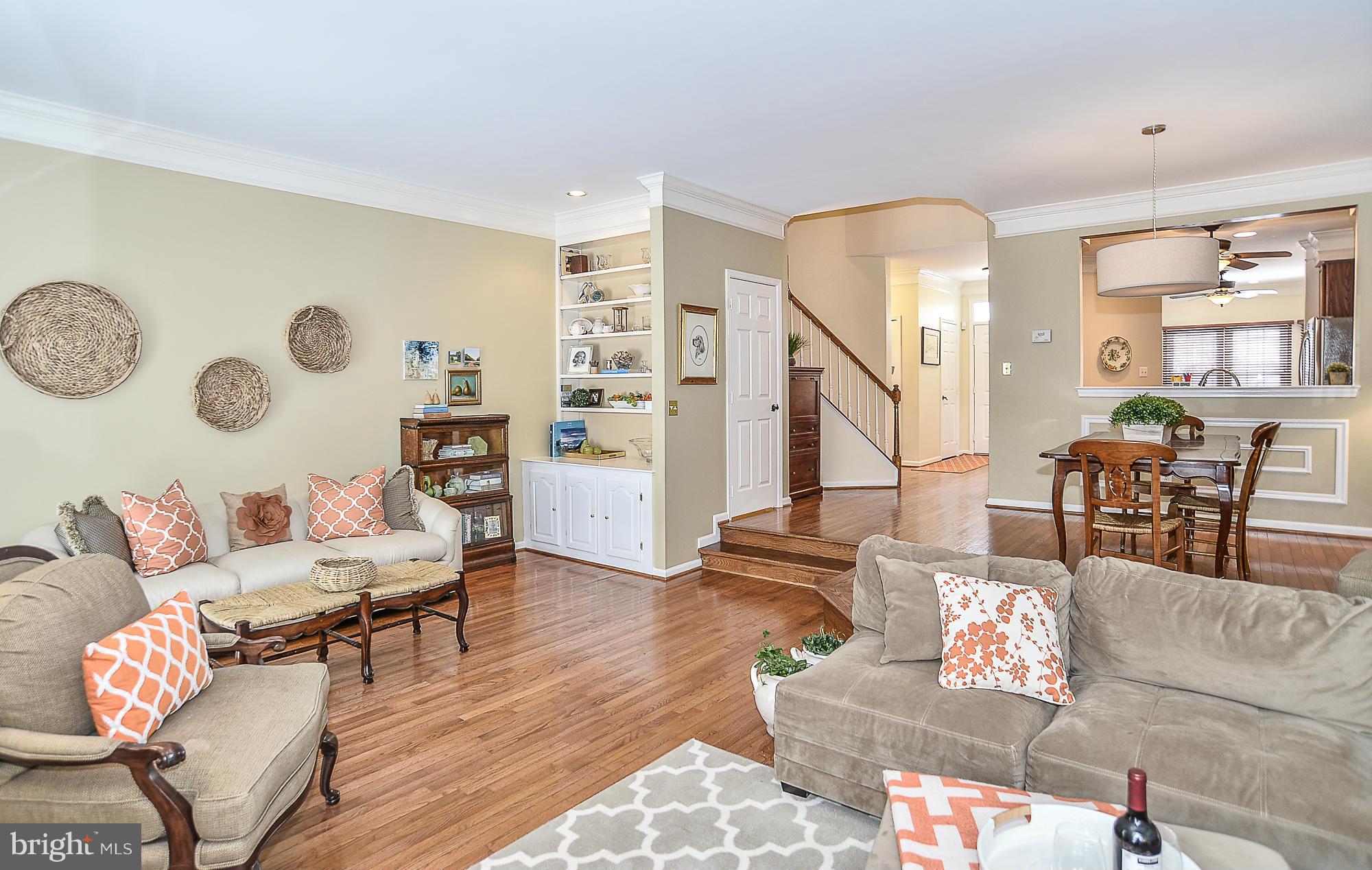 1274 Woodbrook Court Reston, VA 20194 - Photo 10 of 29 Living Room