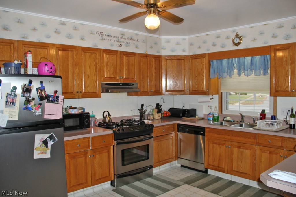 547 50th Street Sandusky, OH 44870 - Photo 3 of 21 Gallery Image 3