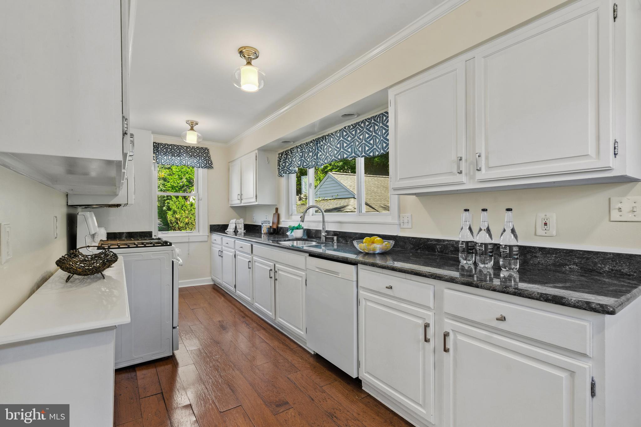 736 Dennis Avenue Silver Spring, MD 20901 - Photo 12 of 34 Large Galley Kitchen