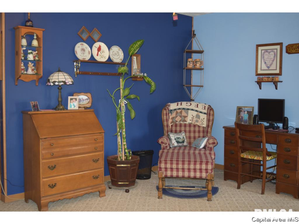 1908 Baldwin Road Jacksonville, IL 62650 - Photo 15 of 27