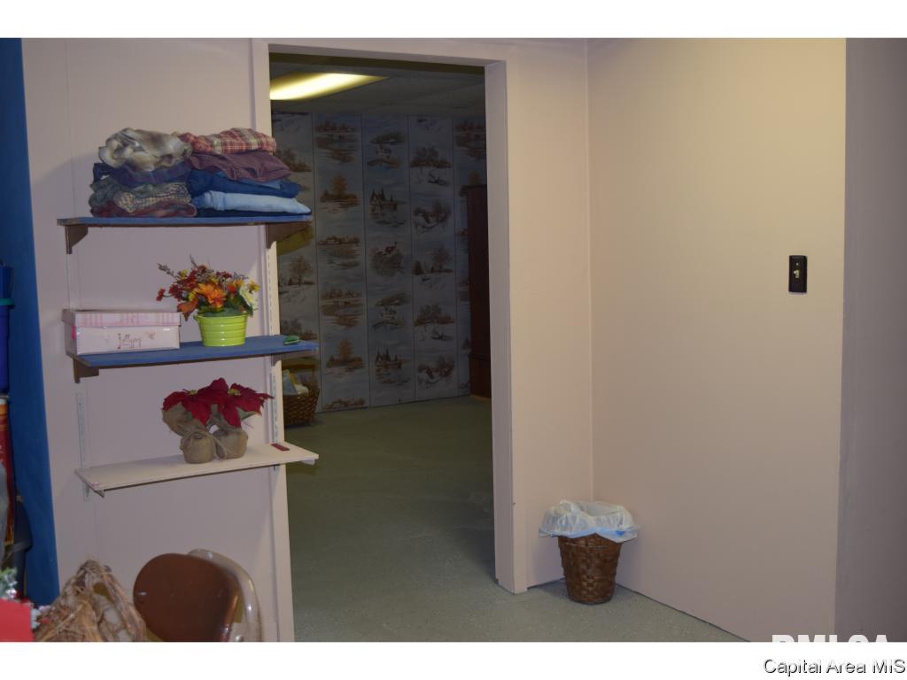 1908 Baldwin Road Jacksonville, IL 62650 - Photo 22 of 27