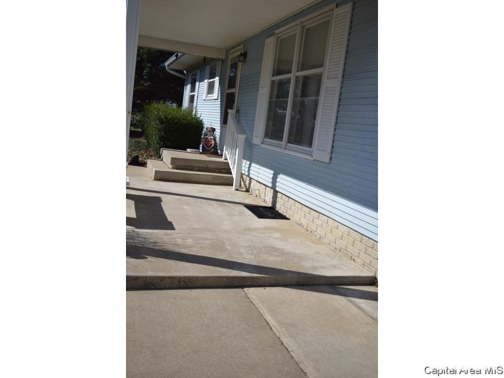 1908 Baldwin Road Jacksonville, IL 62650 - Photo 23 of 27