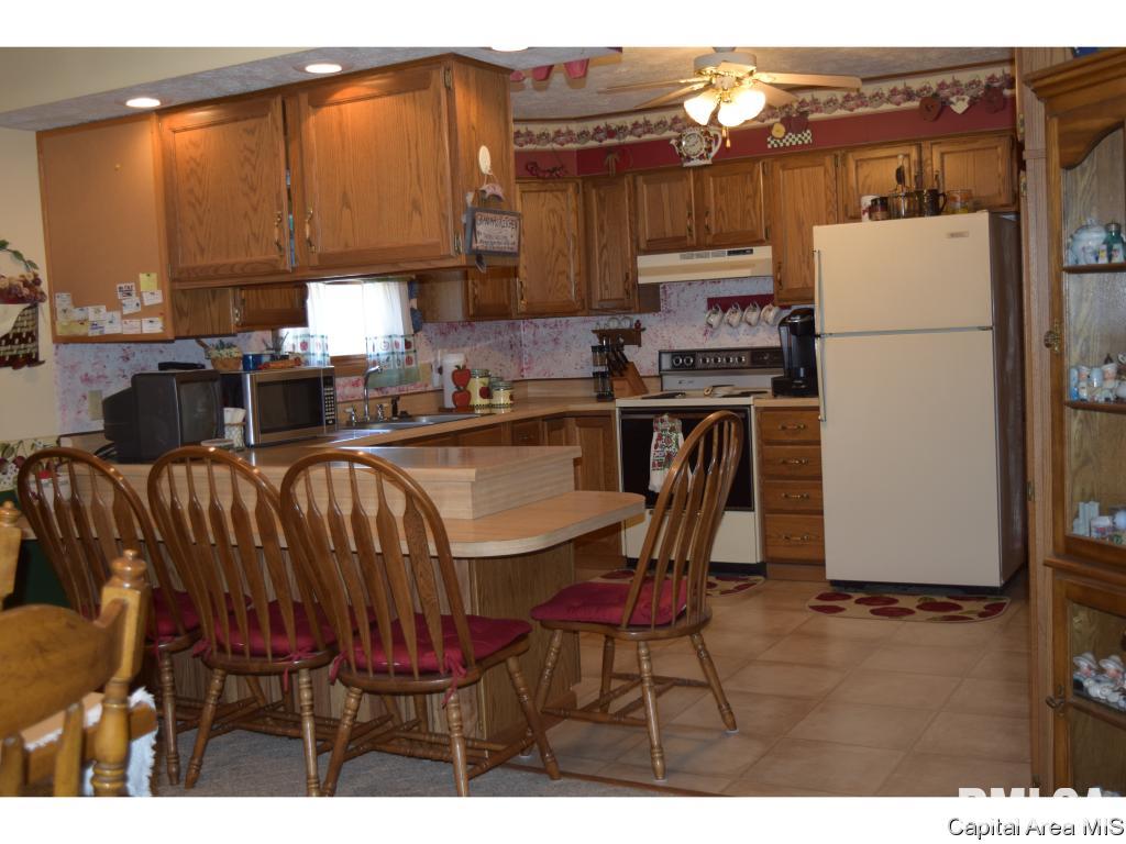 1908 Baldwin Road Jacksonville, IL 62650 - Photo 24 of 27