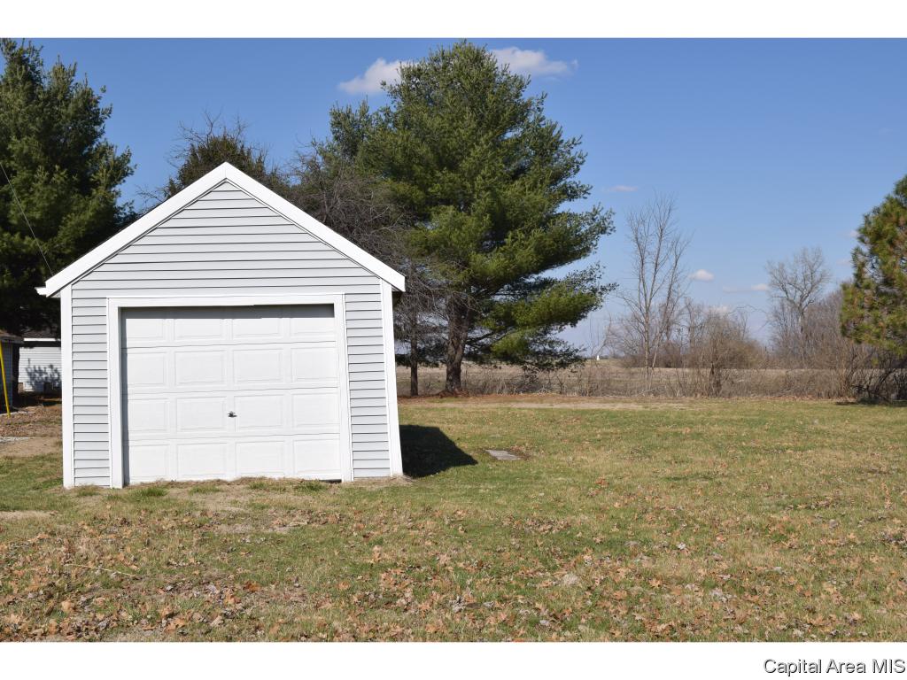 1908 Baldwin Road Jacksonville, IL 62650 - Photo 5 of 27