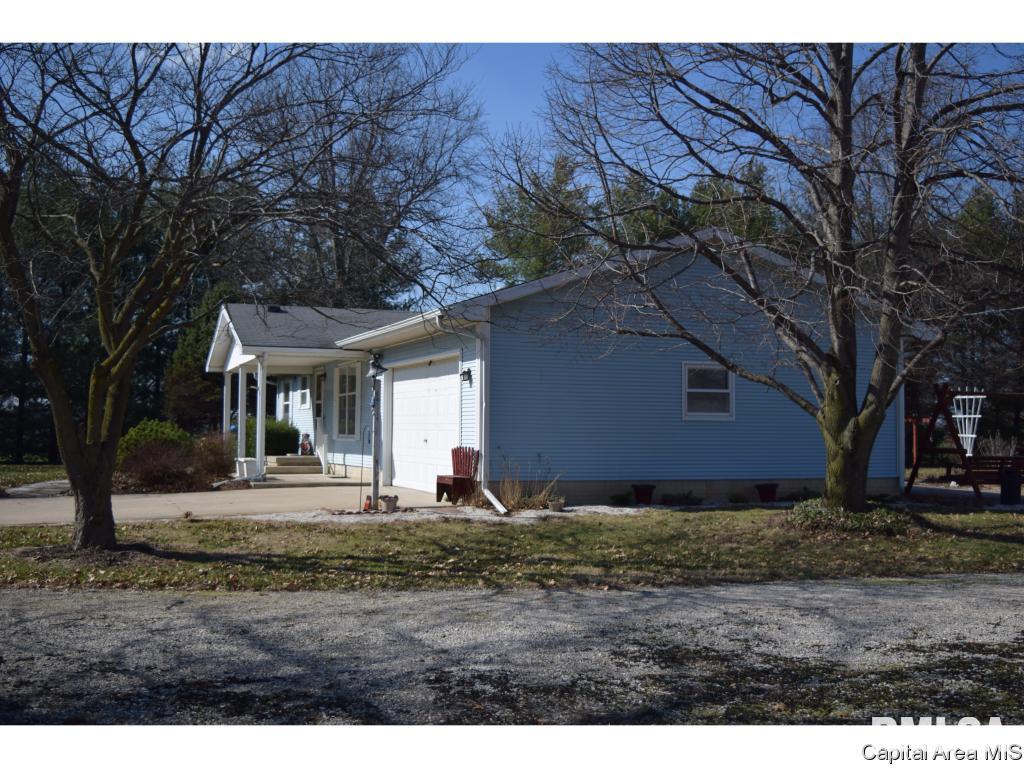 1908 Baldwin Road Jacksonville, IL 62650 - Photo 6 of 27